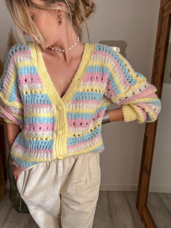 gilet maille pastel bouton coeur