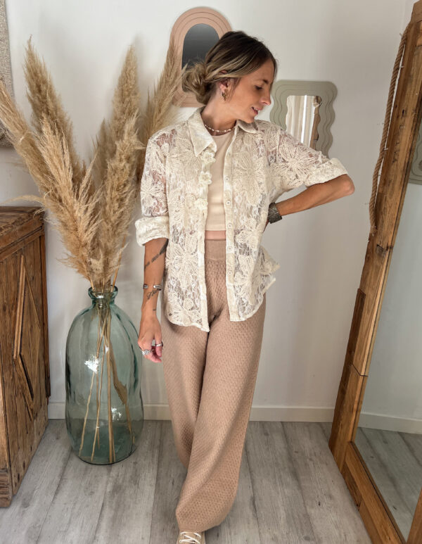 chemise dentelle broderie fleur