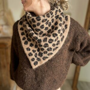 foulard maille triangle leopard beige