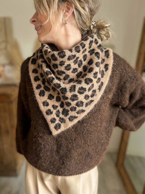 foulard maille triangle leopard beige