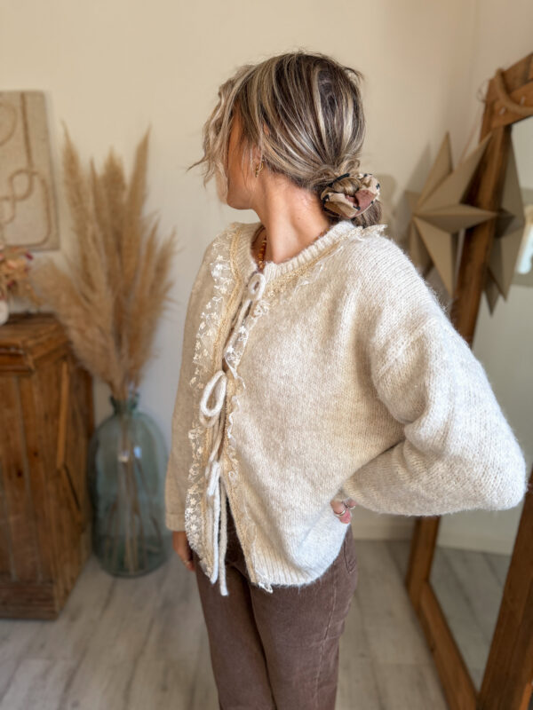 gilet maille dentelle creme femme noeud